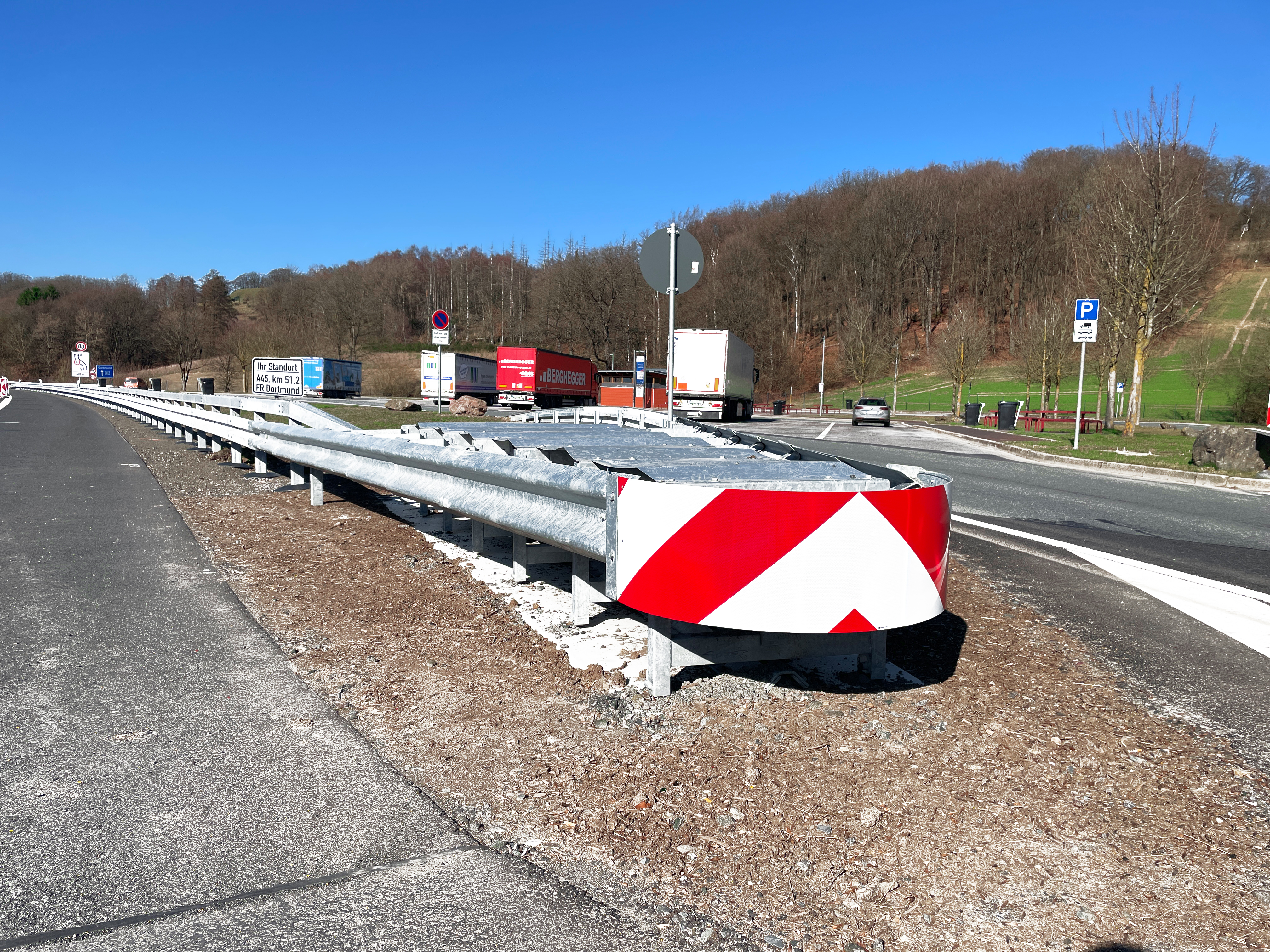 V4000-6S CE-zertifizierter Anpralldämpfer im Einsatz auf der A45