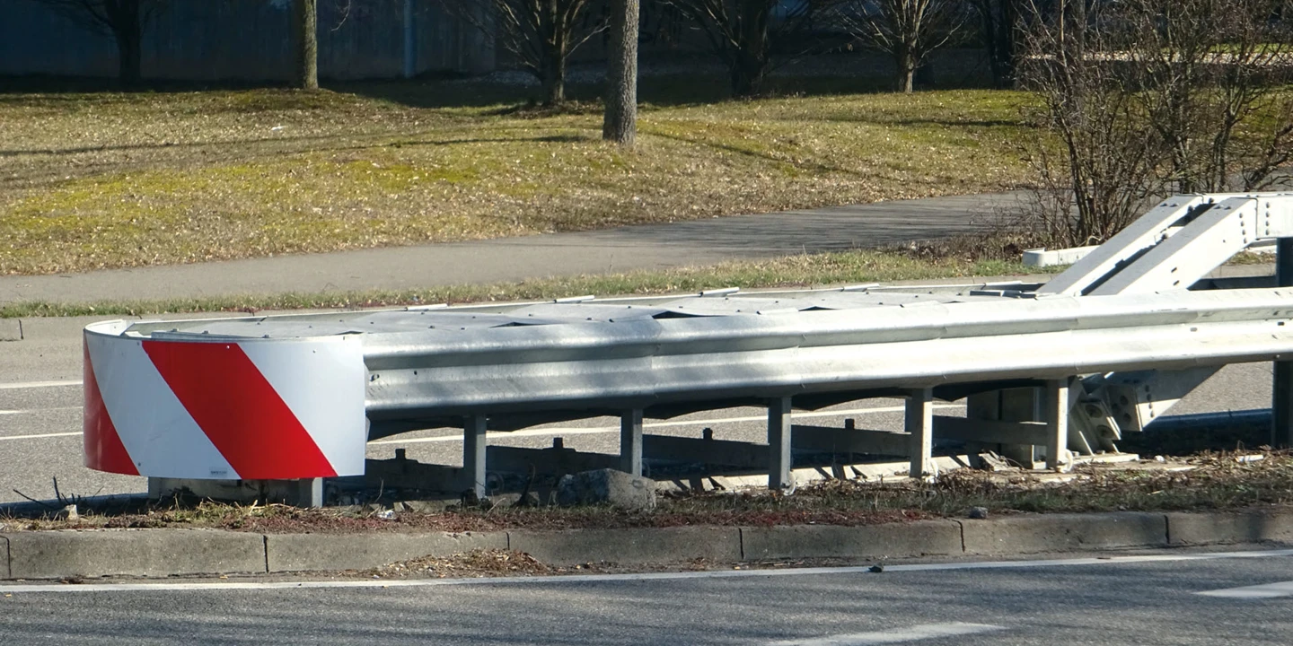 crash cushion road safety barrier system