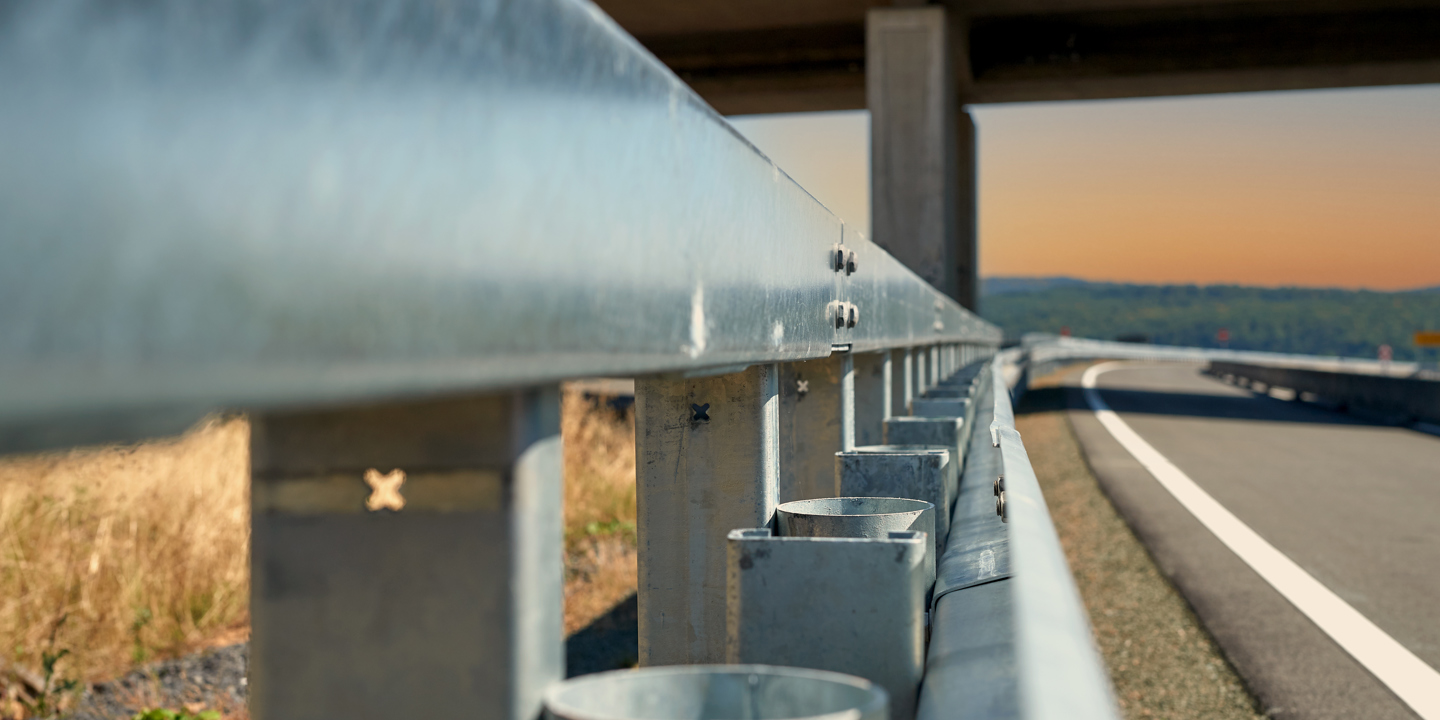 Fahrzeugrückhaltesysteme aus Stahl – Saferoad Restraint Systems GmbH